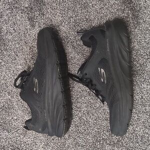 Sketchers Relaxed Fit D'lux Walker Memory Foam Sz 10 Womens Black Tennis Shoes